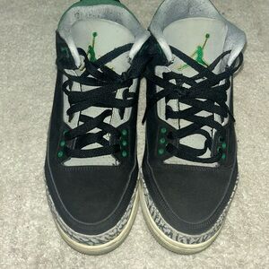 Jordan Men's Black and Green Sneakers